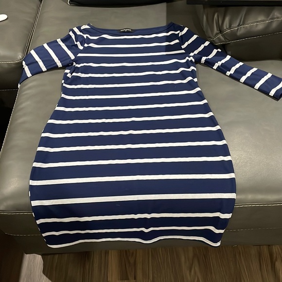 Dress - Picture 1 of 3